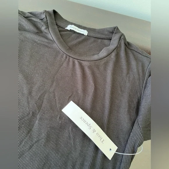 Theo & Spence Ribbed Black Tee - Picture 3 of 5